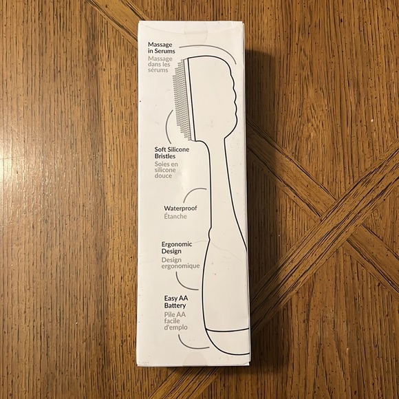 NIB Clean Smart Facial Cleansing Device by pmd - Picture 3 of 4